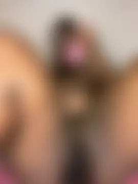 xLadie Adlı Modelin Canlı Sohbet Odası