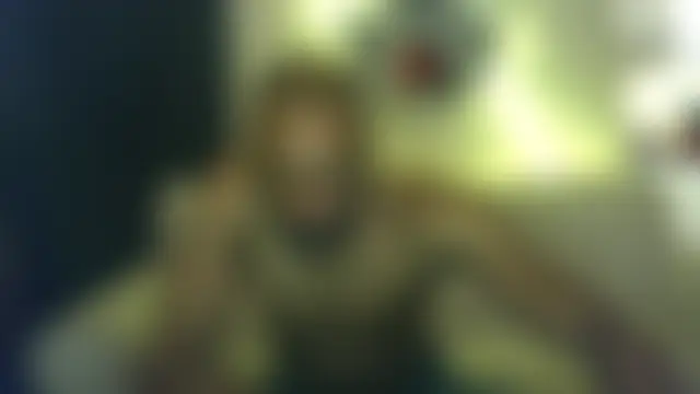 CuzzyB69 Show in webcam