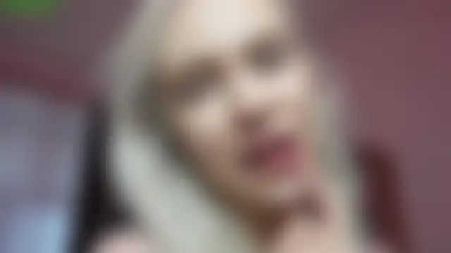 ห้องแชทสดของ KristalCrowner