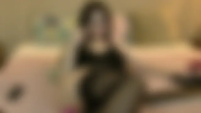 EllieWest Chat Room in diretta