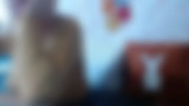 غرفة دردشة QueenLana المباشرة