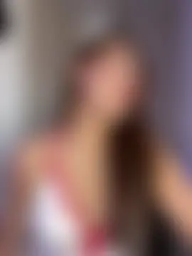 Pretty__Milf Chat Room in diretta