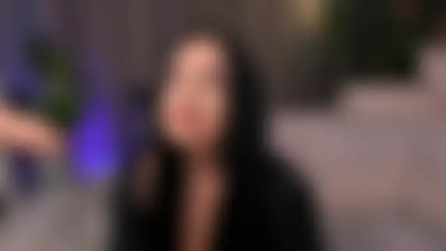 غرفة دردشة EmeraldKat المباشرة