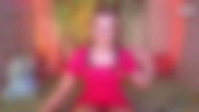 Pokazy przed kamerką – Elizabeth_Kitty_