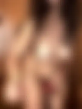 Lizz_ismyalter Show in webcam