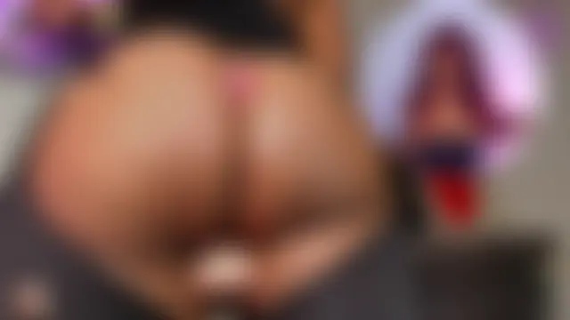 Show modela mia-brit na web-kameri