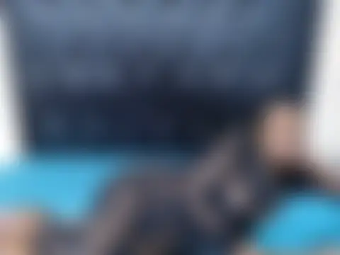 InnocentSlutXx Live chatroom