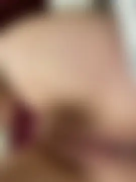 keeeessyyy: διαδικτυακό σόου στην κάμερα