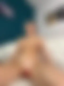 Kylie_Mystic: онлайн-секс-шоу