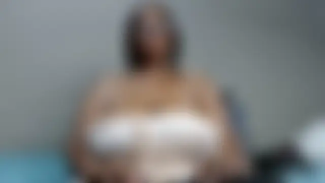 Pokazy przed kamerką – BustyMelonssXXXX