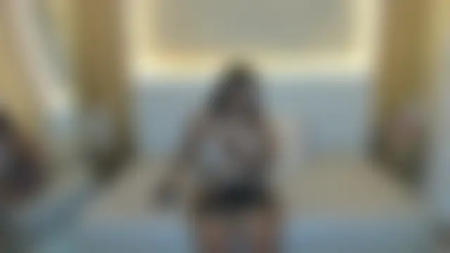 Michelle_Saenz_ Pertunjukan Webcam