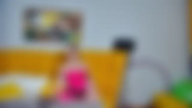 Show modela ElaraVoltage na web-kameri