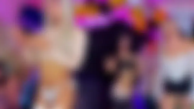 Queens_Wonders_Blonders Webcam-Show