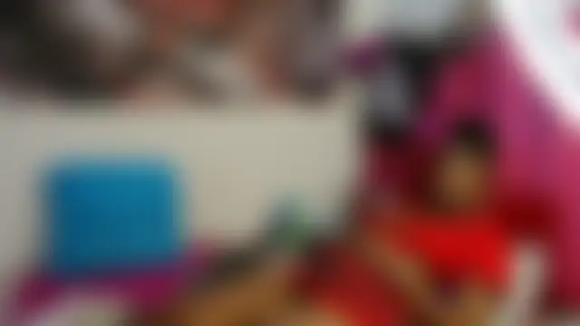 Moreish-06: вебкам-шоу