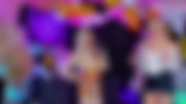 Pokazy przed kamerką – Queens_Wonders_Blonders