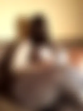 LONA-_-: διαδικτυακό σόου στην κάμερα