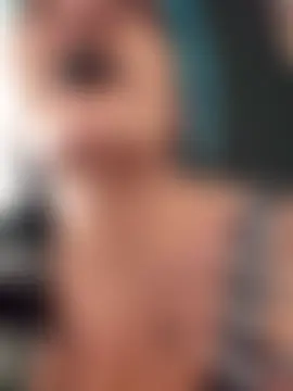 PinkTheHawk Webcam Show