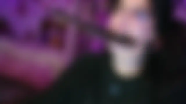 Pokazy przed kamerką – AzaharJaan