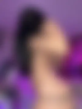 Rossie_Blooms Show in webcam