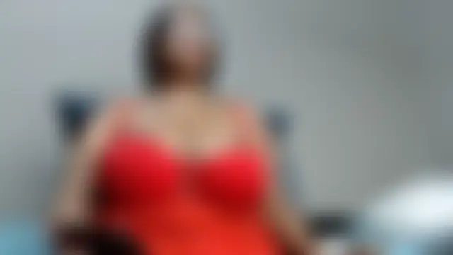 Pokazy przed kamerką – BustyMelonssXXXX