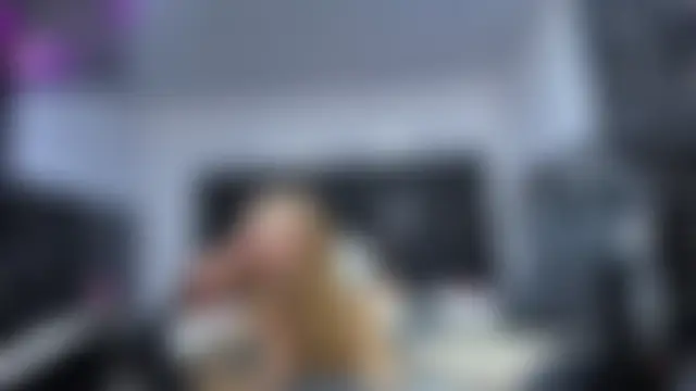 Ladyy_Scarlett élő chatszobája