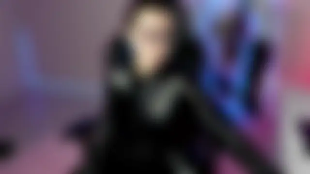 Онлайн чат XXX QueenAliceX