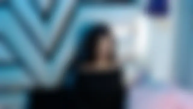 غرفة دردشة Aurora_18 المباشرة