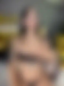 Celeste_Amber Adlı Modelin Canlı Sohbet Odası