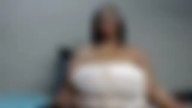 Show modela BustyMelonssXXXX na web-kameri