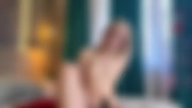 GlaydsLeveto's Live Chat Room