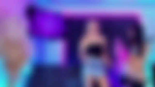 Queens_Wonders_Blonders Adlı Modelin Web Kamerası Şovu