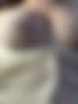 HotCherry18 Show in webcam