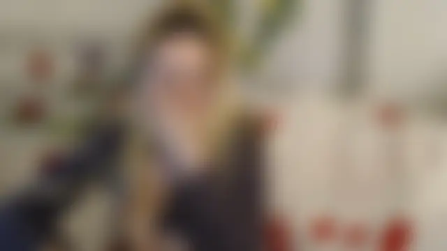 _karolynesyera_ Show in webcam