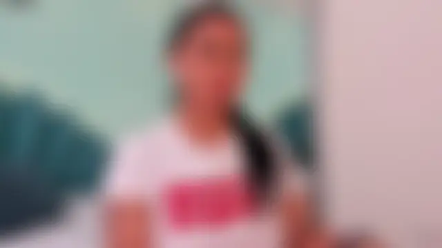 sharlott18's Live XXX Chat