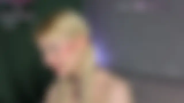 Lunar_Blush's Live Chat Room