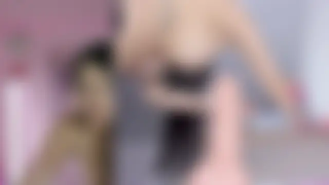 emily_foxxxii's Live Chat Room