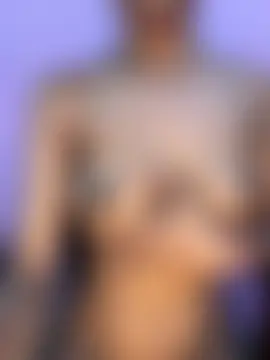 Small_Titss Show in webcam