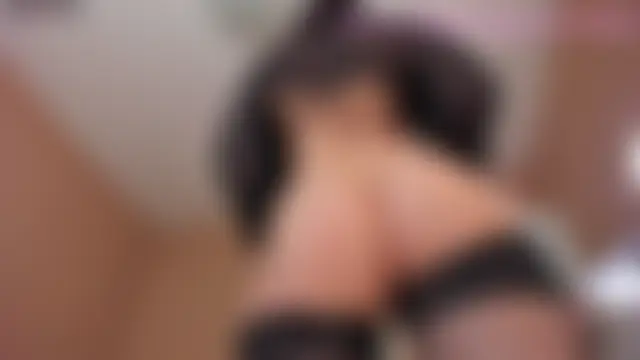 Show modela KaylaLaine na web-kameri