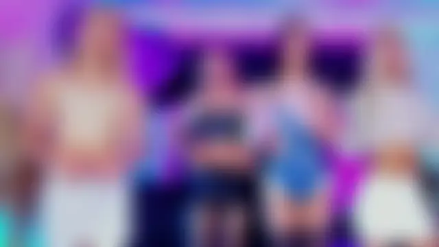 Queens_Wonders_Blonders 网络视讯表演