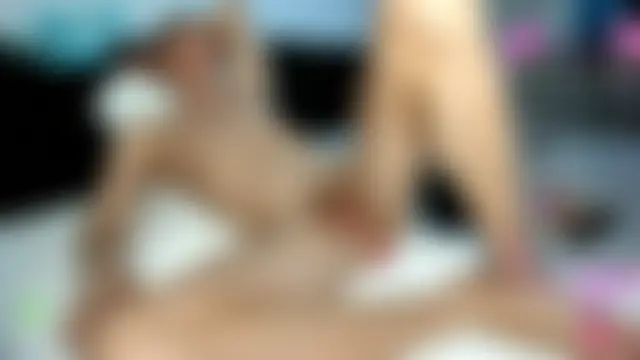 Smallnipples webkamerás műsora