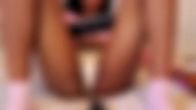 Pokazy przed kamerką – PetiteEbonyBabe