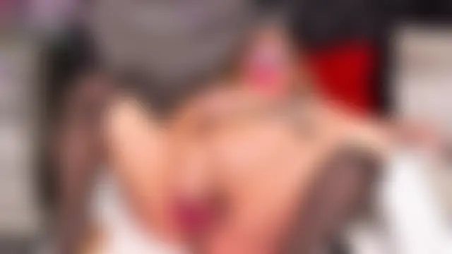 Chat XXX en directo de VoluptuousLeona