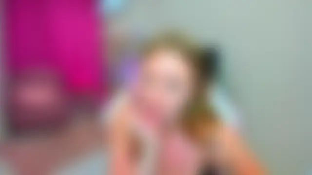 Strawberrye: απευθείας συνομιλία ΧΧΧ