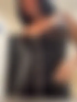 Pertunjukan Kamera Web LaaadyDaaamn