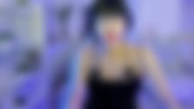 Madison_dolly Show in webcam