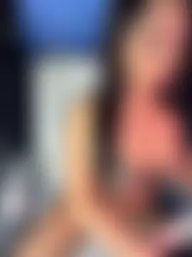 Pertunjukan Kamera Web Melisa_Ester