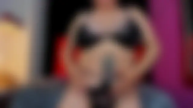 ScarletBigTitties' Live XXX Chat