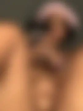 CurvyDesire1 Show in webcam