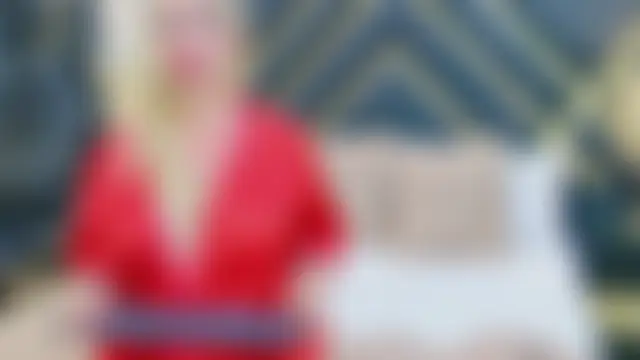 SophieWinsloow Show in webcam