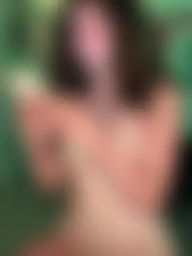 Emilia0_0_7 Show in webcam